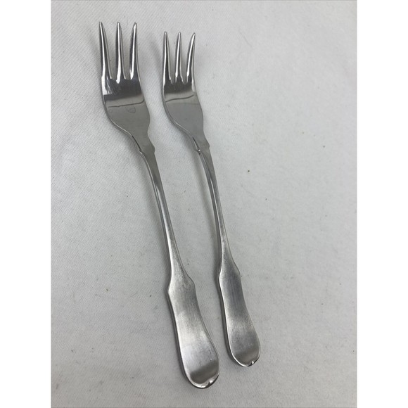 Oxford Hall Stainless OLD FIDDLE Flatware 2 Cocktail Seafood Forks 5 5/8" Japan - Picture 2 of 9